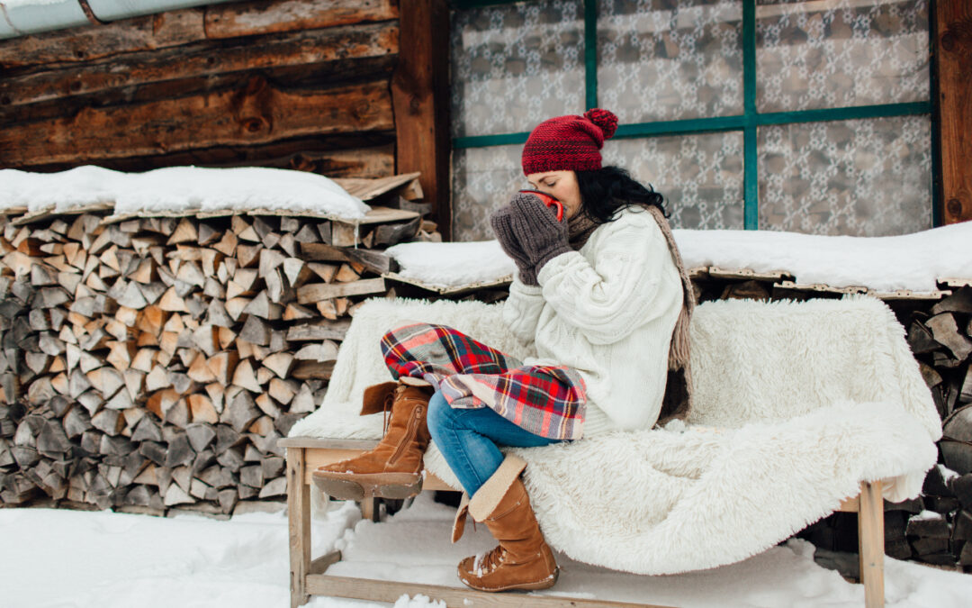 Jak ubrać się zimą warstwowo i nadal wyglądać dobrze: garderoba kapsułowa na mrozy
